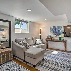 chic-and-cozy-apt-less-than-5-miles-to-downtown-denver.seedenverhotels.com/